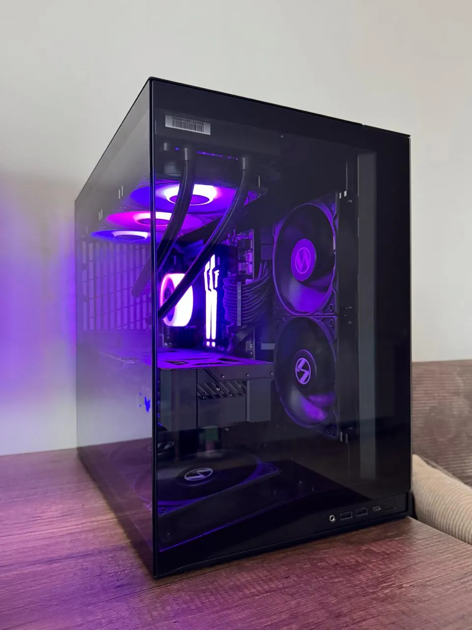 Игровой ПК Ryzen 7 7600X с RTX 5070 Ti 1