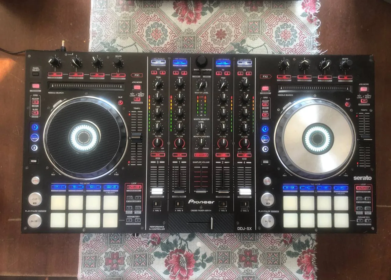 DJ-контроллер Pioneer DDJ-SX 1