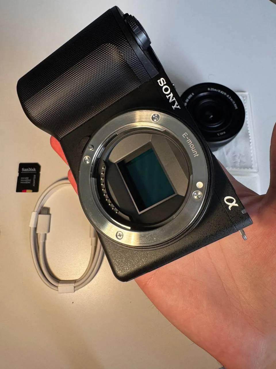 Беззеркальная камера Sony ZV-E10 II с объективом 3