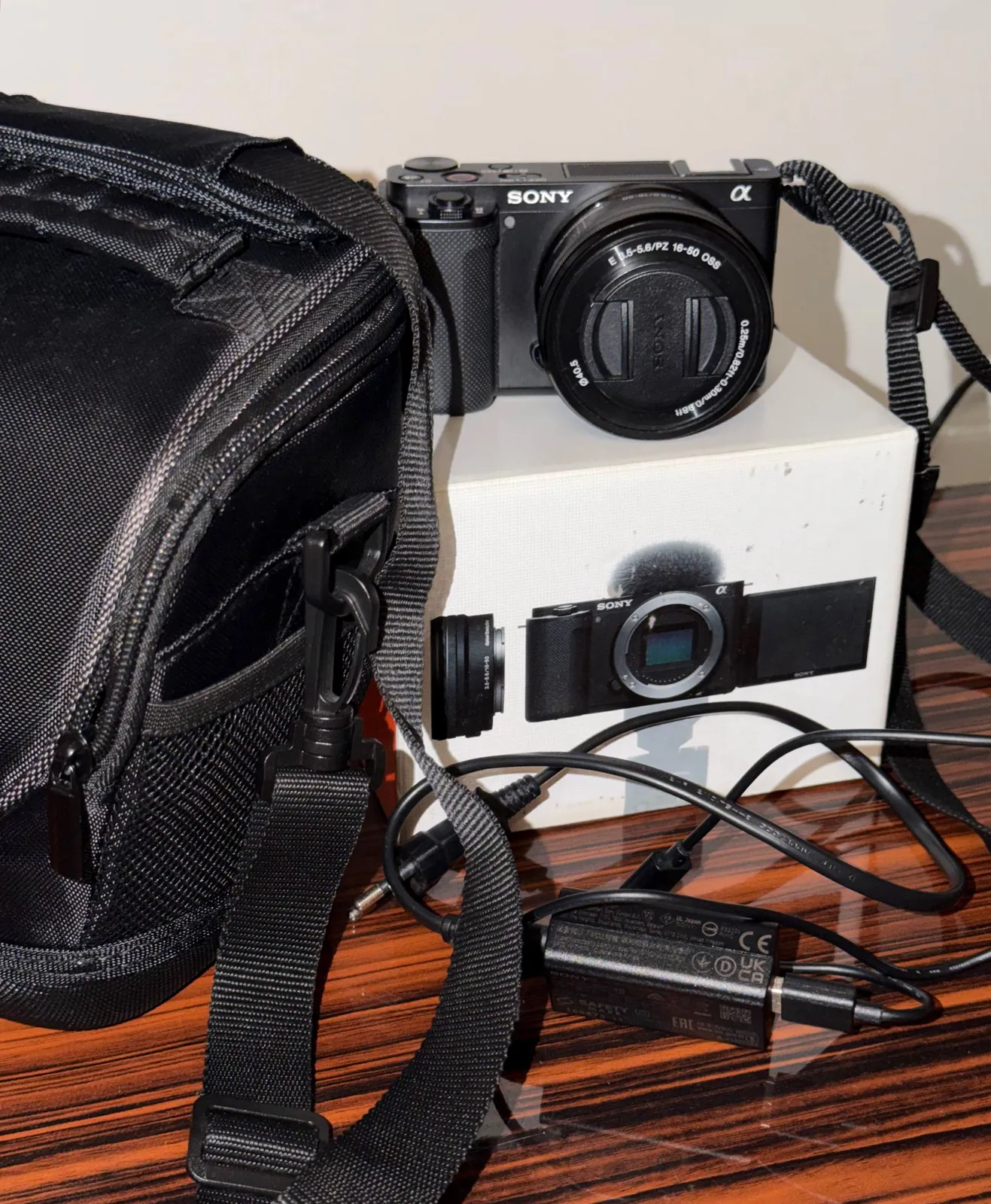 Sony ZV-E10 с объективом 16-50mm OSS 1