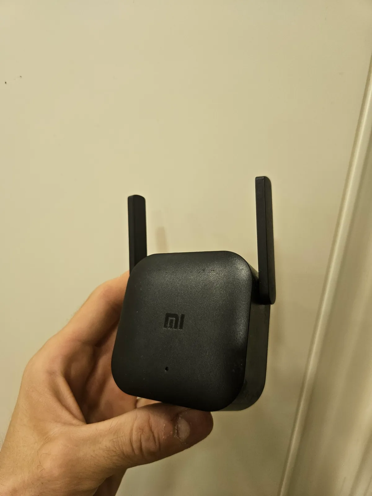 Wi-Fi репитер Xiaomi Mi Range Extender Pro 1