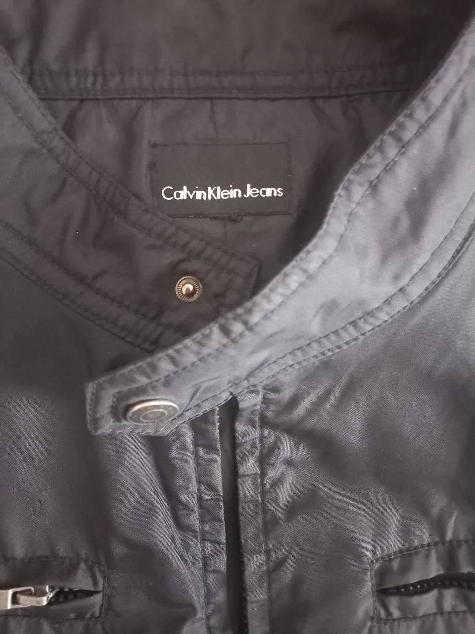 Лёгкая куртка Calvin Klein чёрного цвета 2