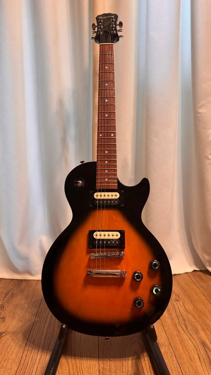 Электрогитара Epiphone Les Paul Studio E1 1