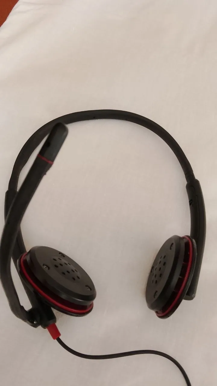 Наушники Plantronics с нерабочим микрофоном 1
