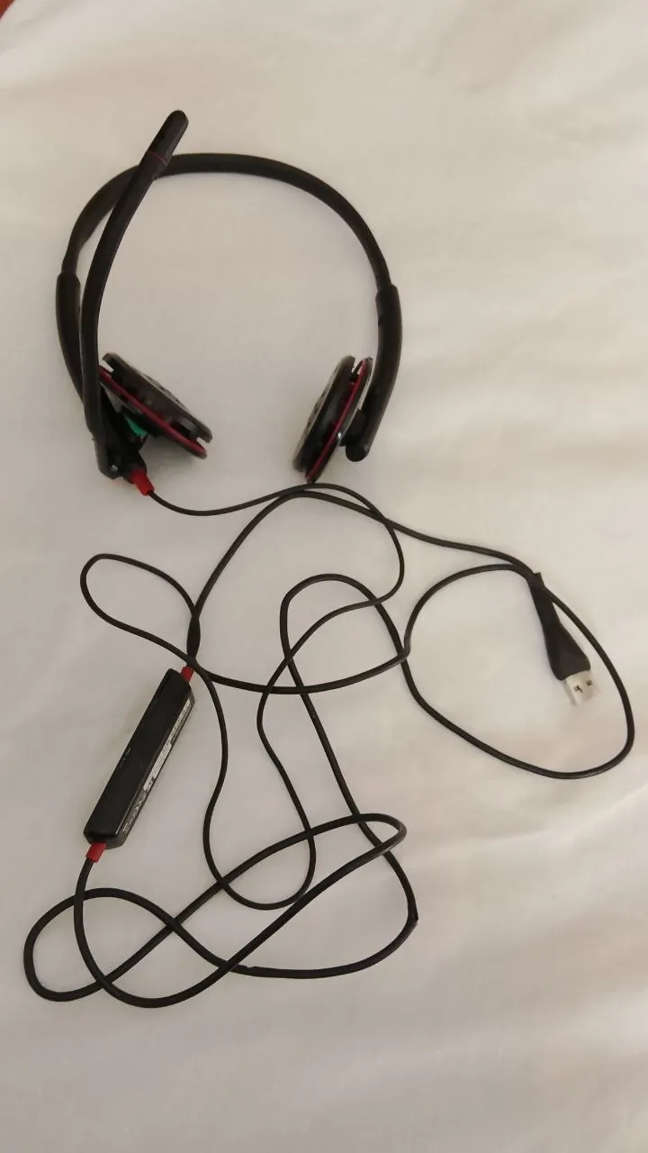 Наушники Plantronics с нерабочим микрофоном 4