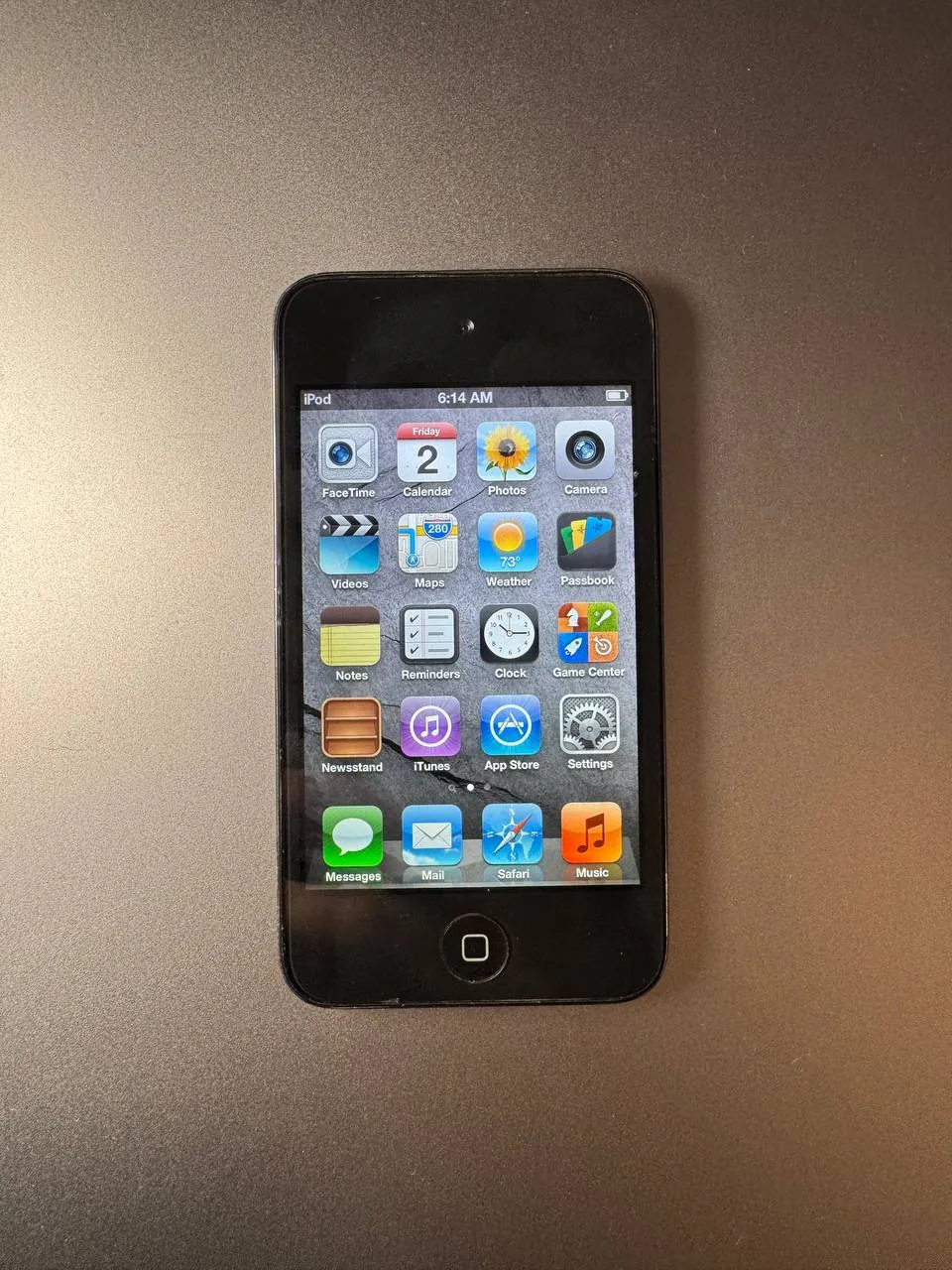 Apple iPod touch 4 8GB в рабочем состоянии 1