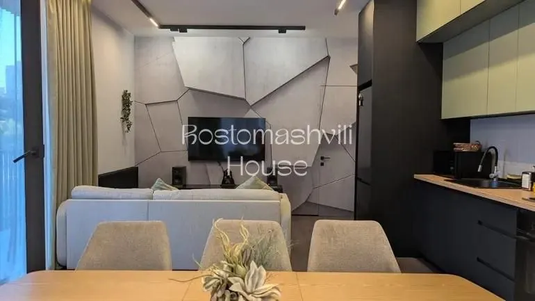 Квартира 95 м² с 3 комнатами в Лиси 2