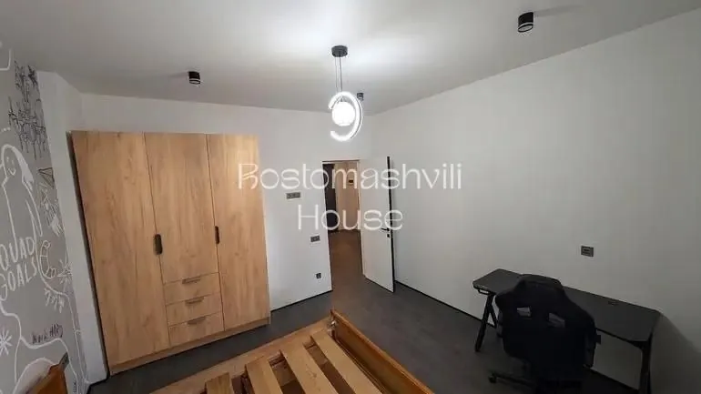 Квартира 95 м² с 3 комнатами в Лиси 7
