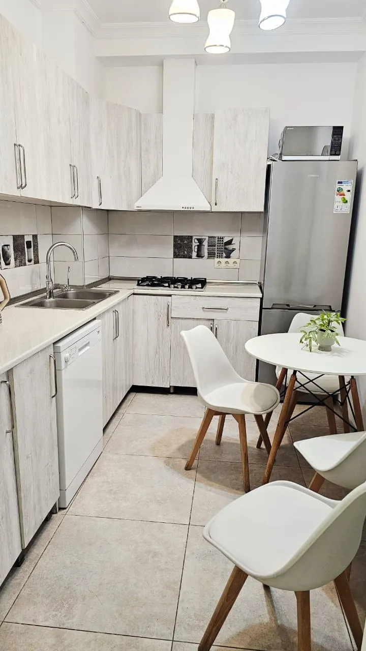 Квартира 65 м² с видом на море в Батуми 2