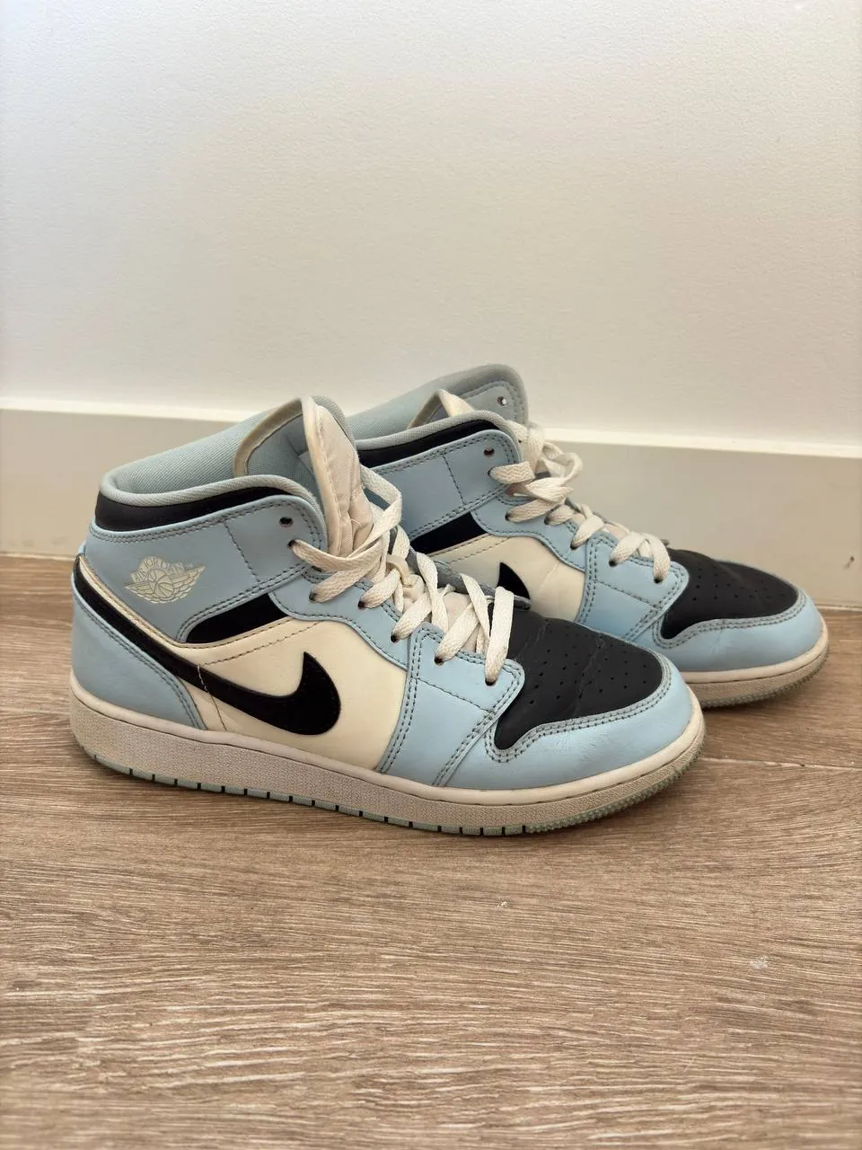 Сандалии Birkenstock и Air Jordan 4