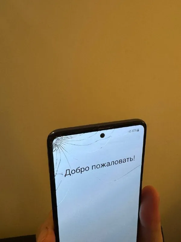 Samsung Galaxy A51 и iPhone 15 Pro 1