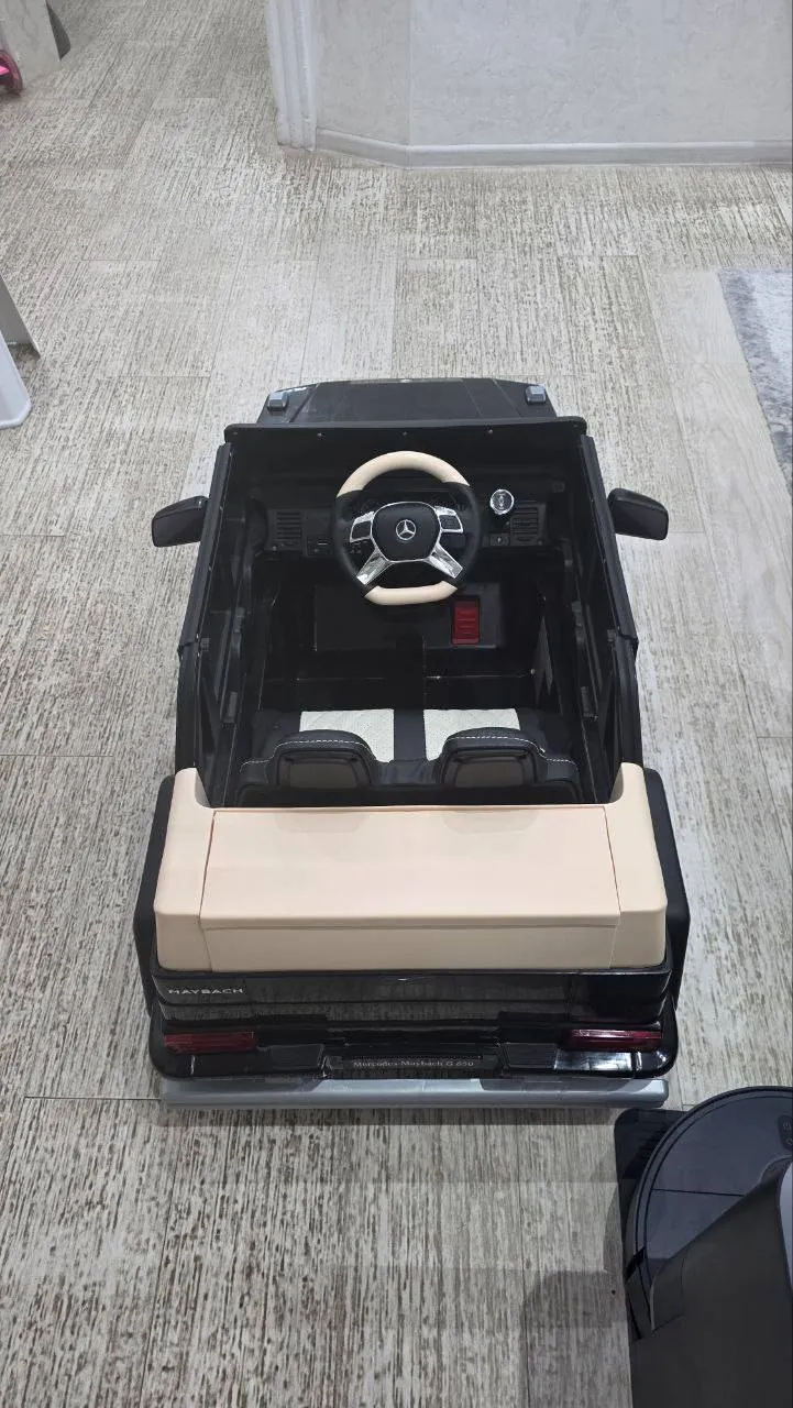 Детская машинка Mercedes Maybach G650 2