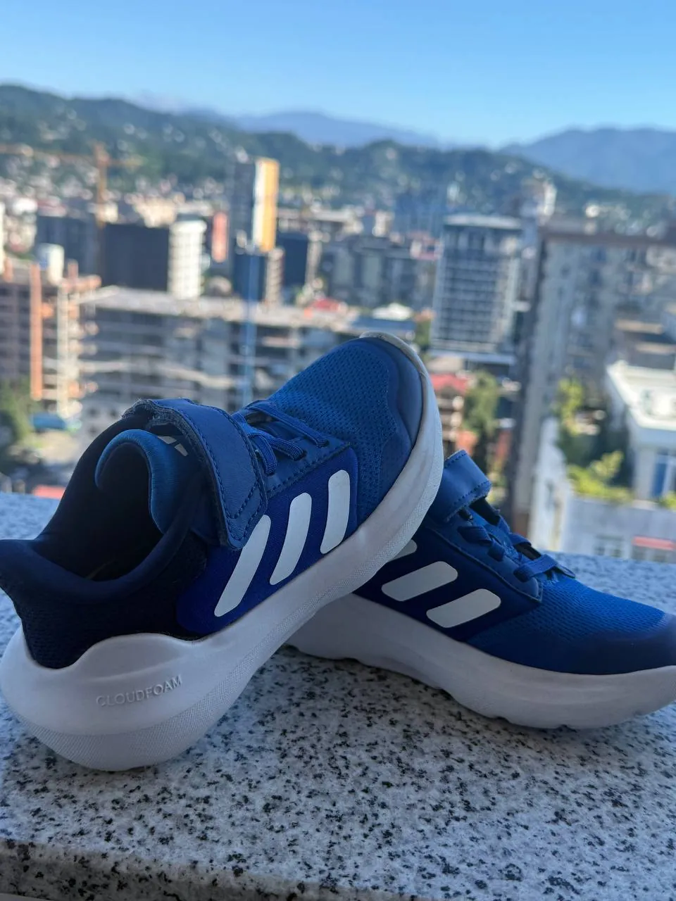 Детские кроссовки Adidas оригинал размер 29 4