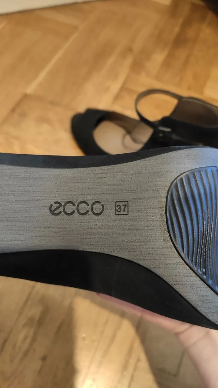 Женские босоножки Ecco размер 37 6