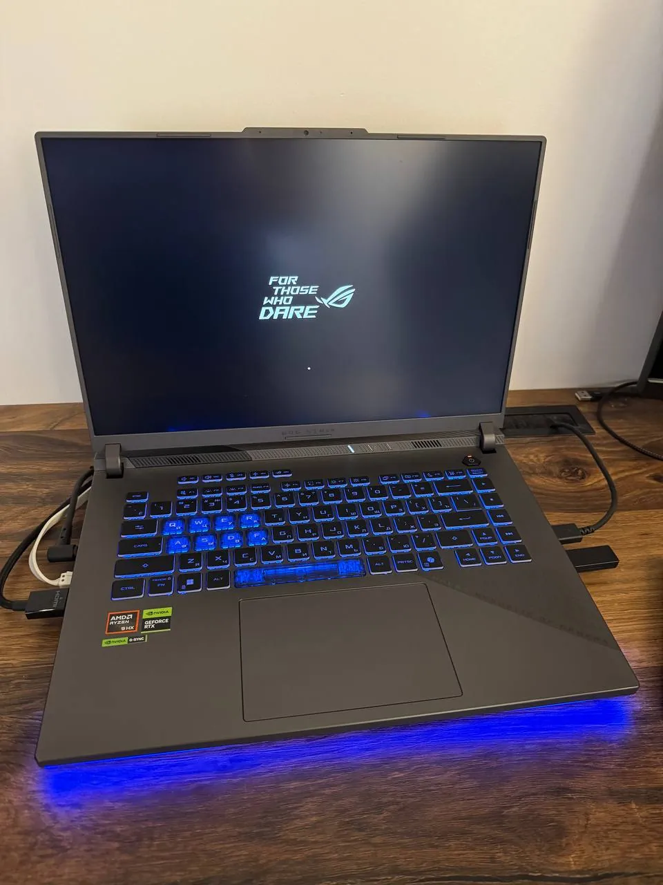 Ноутбук Asus ROG Strix 16 с RTX 5070 Ti 1