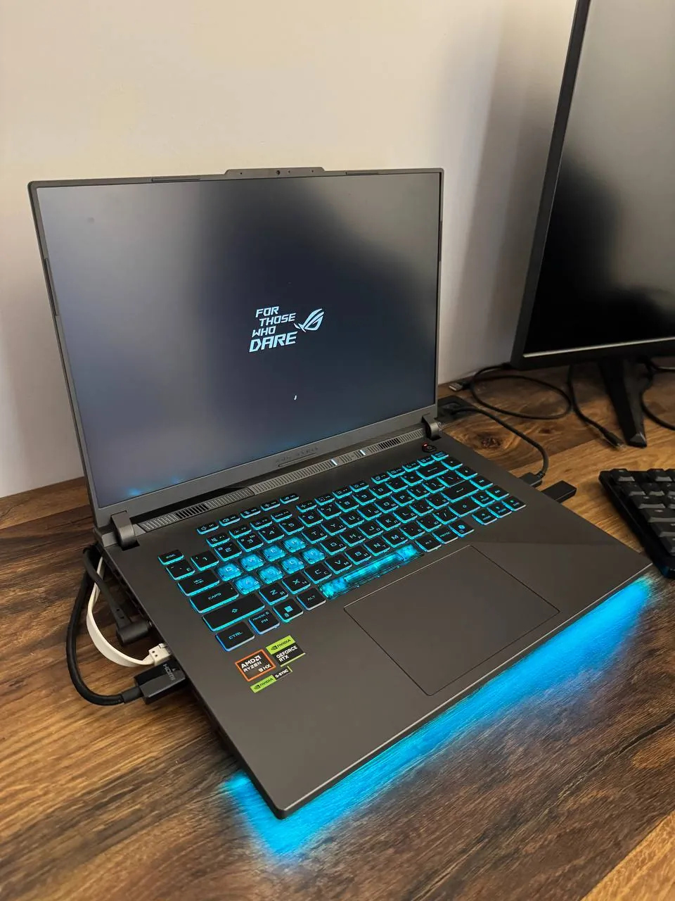 Ноутбук Asus ROG Strix 16 с RTX 5070 Ti 2