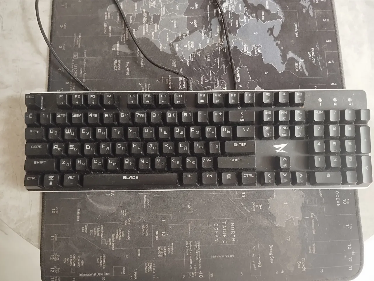 Мышь Razer DeathAdder и клавиатуры 2
