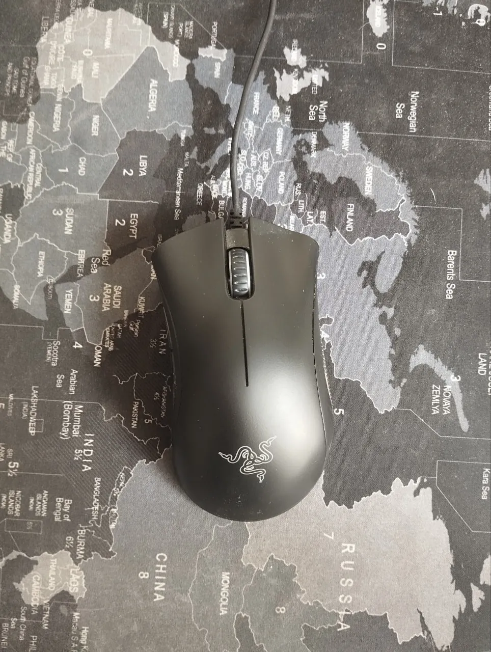 Мышь Razer DeathAdder и клавиатуры 1