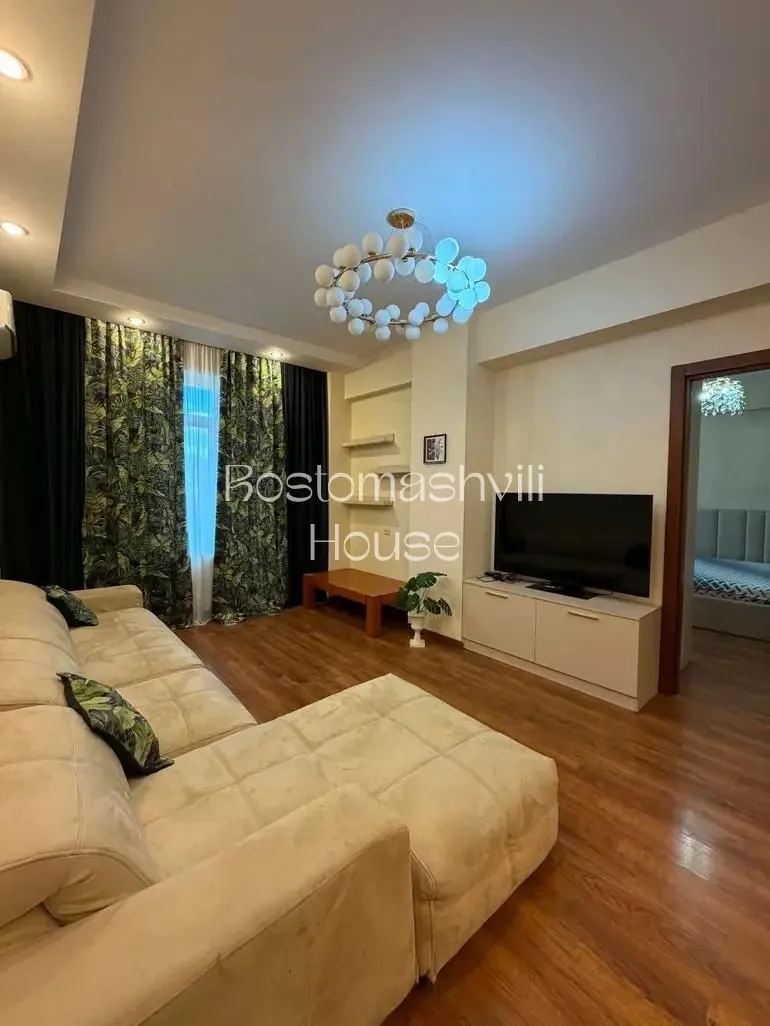 Квартира 80 м² с паркингом и балконом в Тбилиси 1