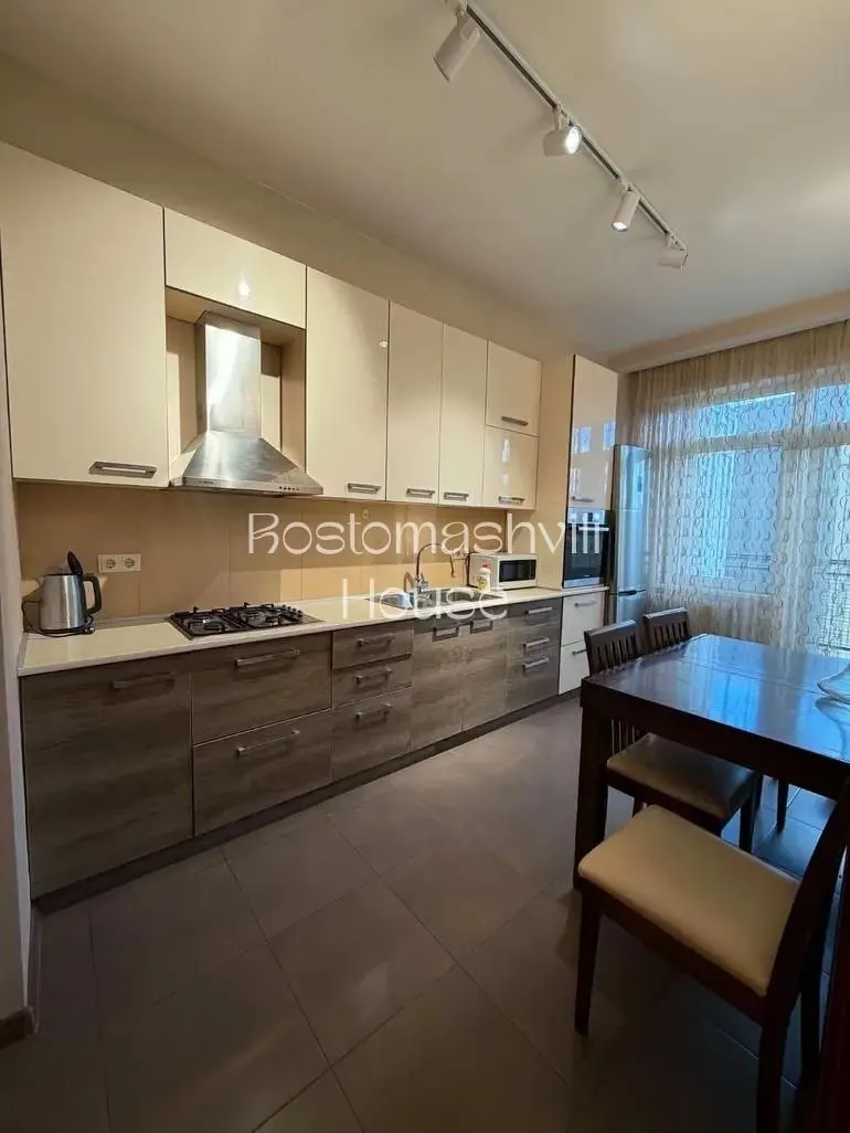 Квартира 80 м² с паркингом и балконом в Тбилиси 4
