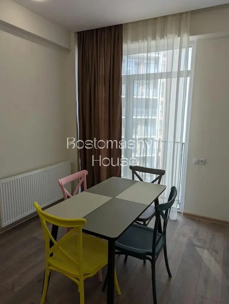 Квартира 55 м² с балконом в Глдани 2