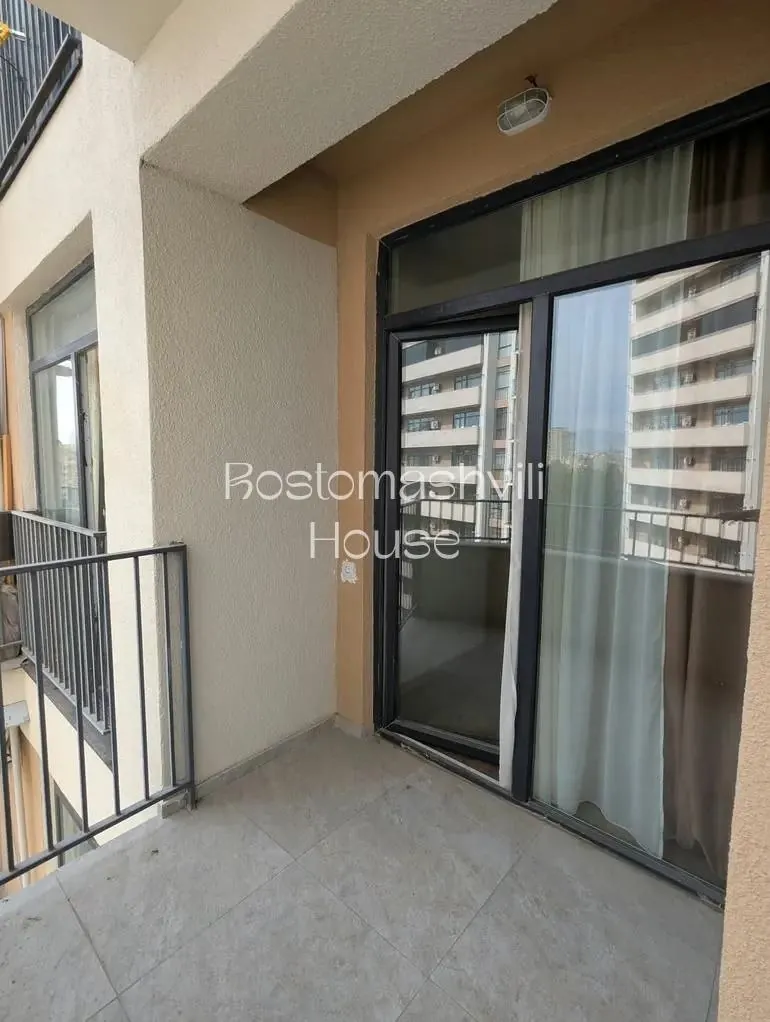 Квартира 55 м² с балконом в Глдани 9