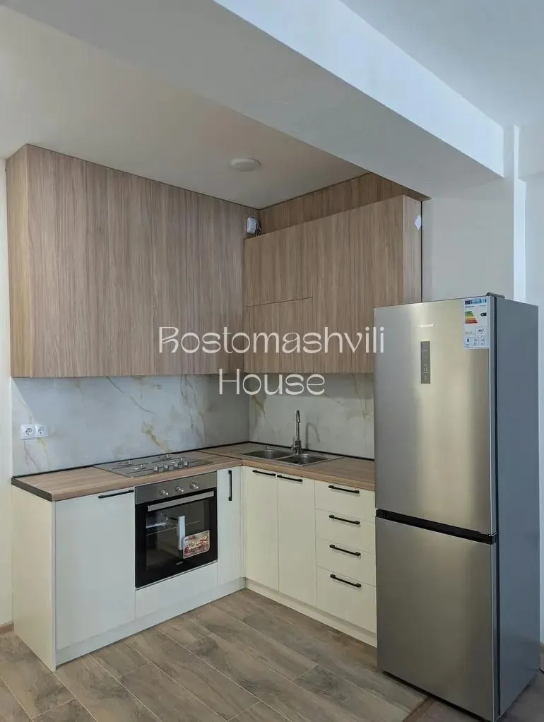 Квартира 55 м² с балконом в Глдани 4