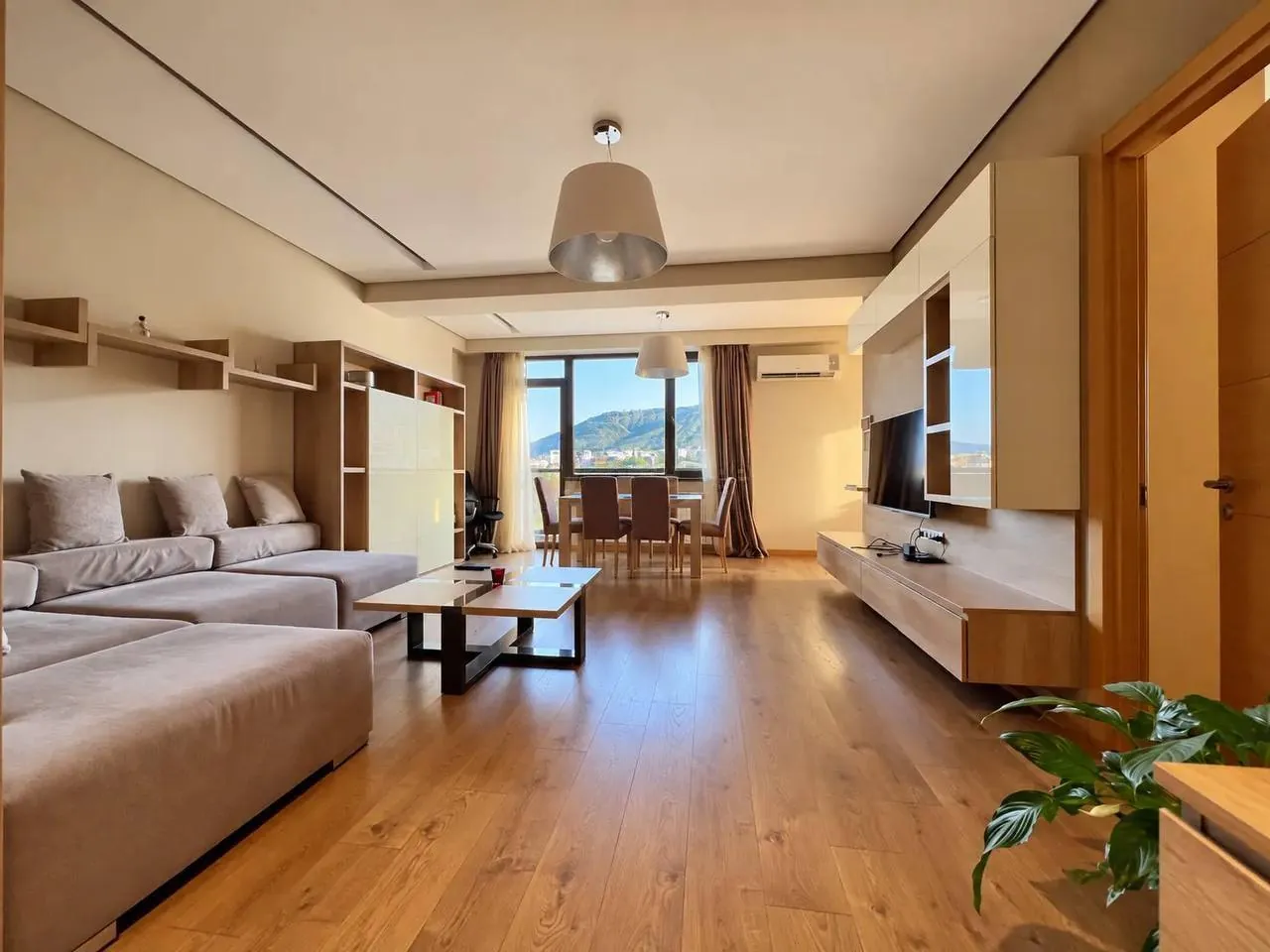 Квартира 98 м² с 3 комнатами в Сабуртало 2