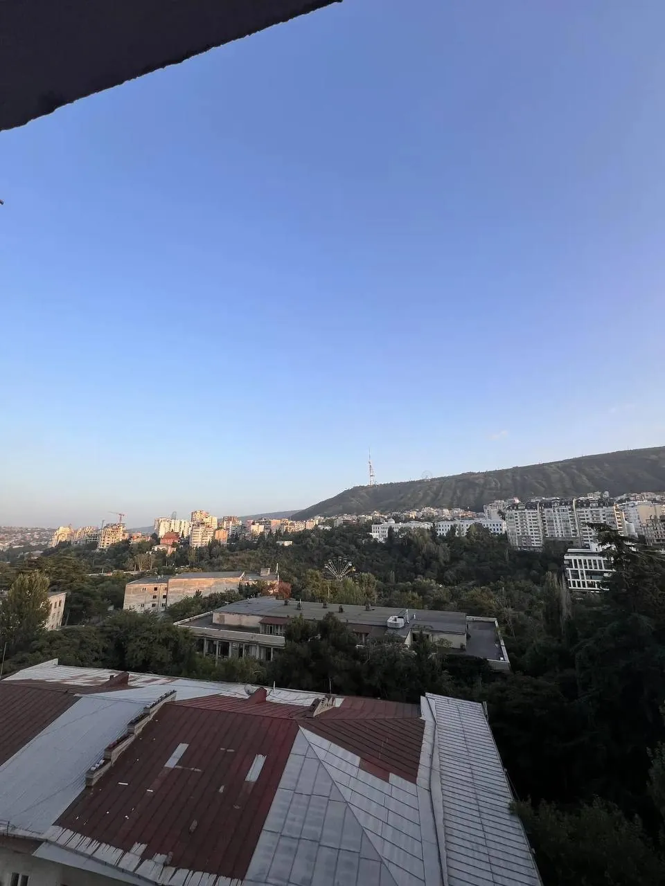 Квартира 98 м² с 3 комнатами в Сабуртало 4