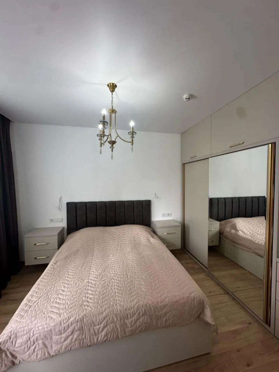 Квартира 65 м² с 2 спальнями на Лорткипанидзе 5