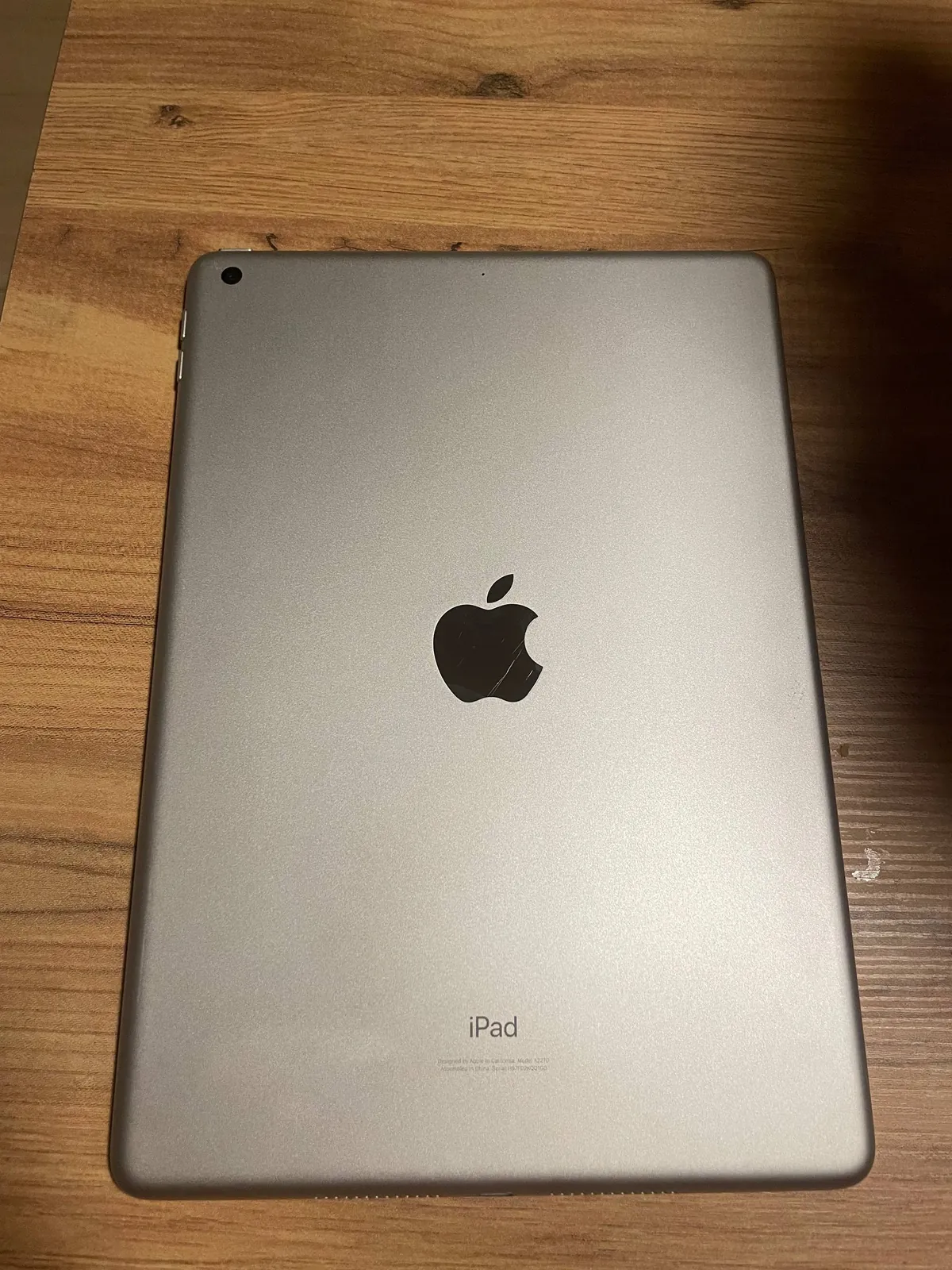 IPad 8-го поколения 32 ГБ с чехлом-подставкой 2