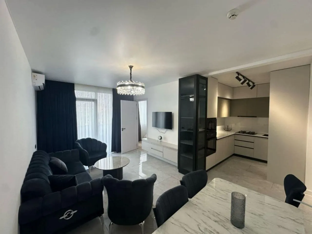 Квартира 65 м² с 2 спальнями у Парка Качинских 1