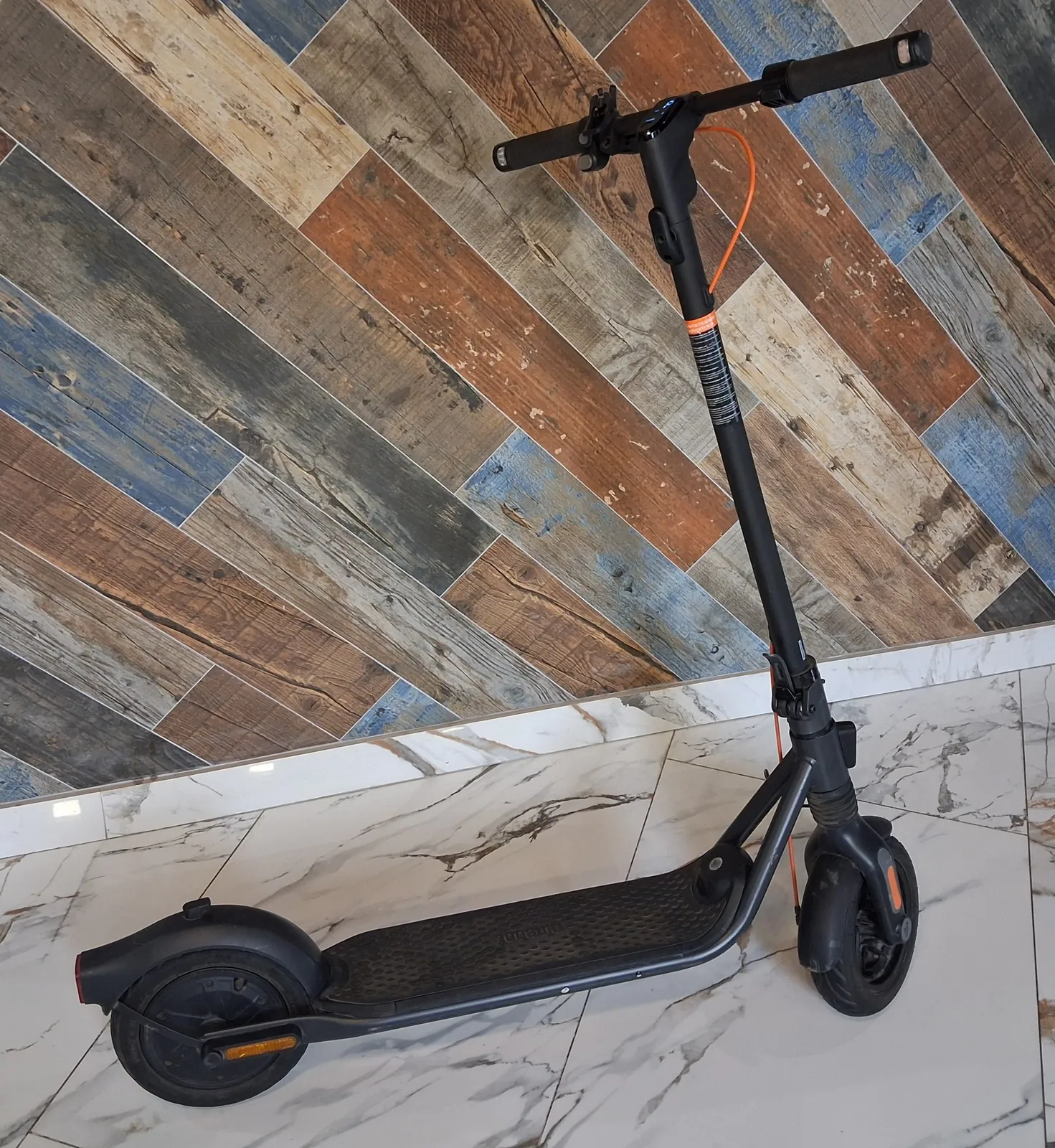 Электросамокат Ninebot F2 Pro, хорошее состояние 1