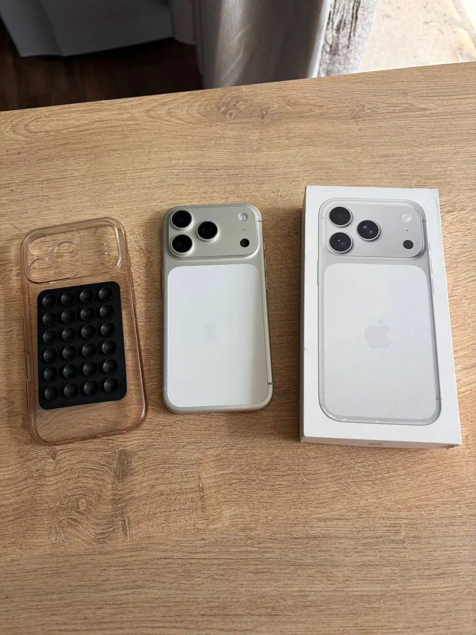IPhone 17 Pro Silver 256 ГБ с гарантией 1