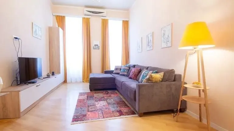 Квартира 85 м² с балконом в Чугурети 2