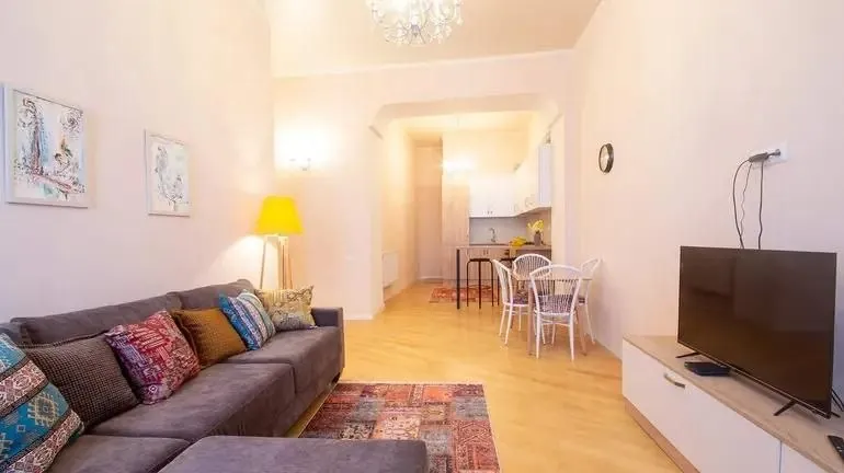 Квартира 85 м² с балконом в Чугурети 3