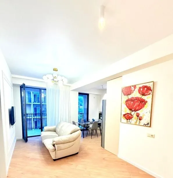 Квартира 58 м² с балконом в Сабуртало 1