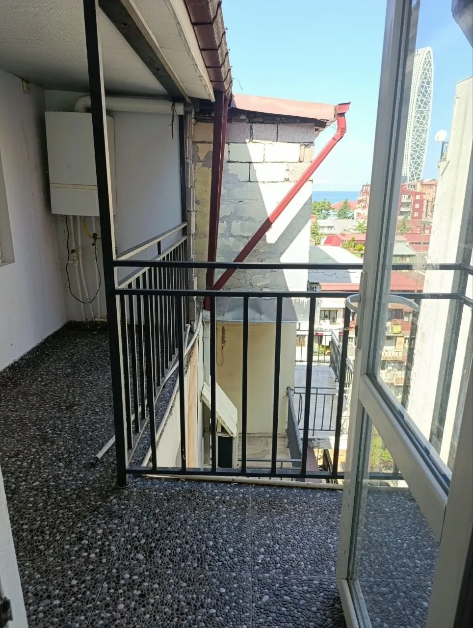Квартира 95 м² с террасой в центре Батуми 8