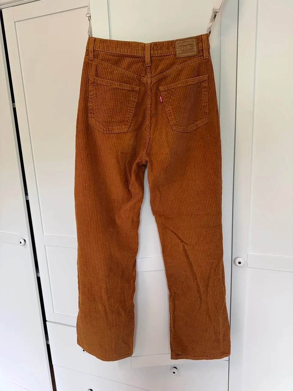 Джинсы Levi's размера 27 на Вере 4