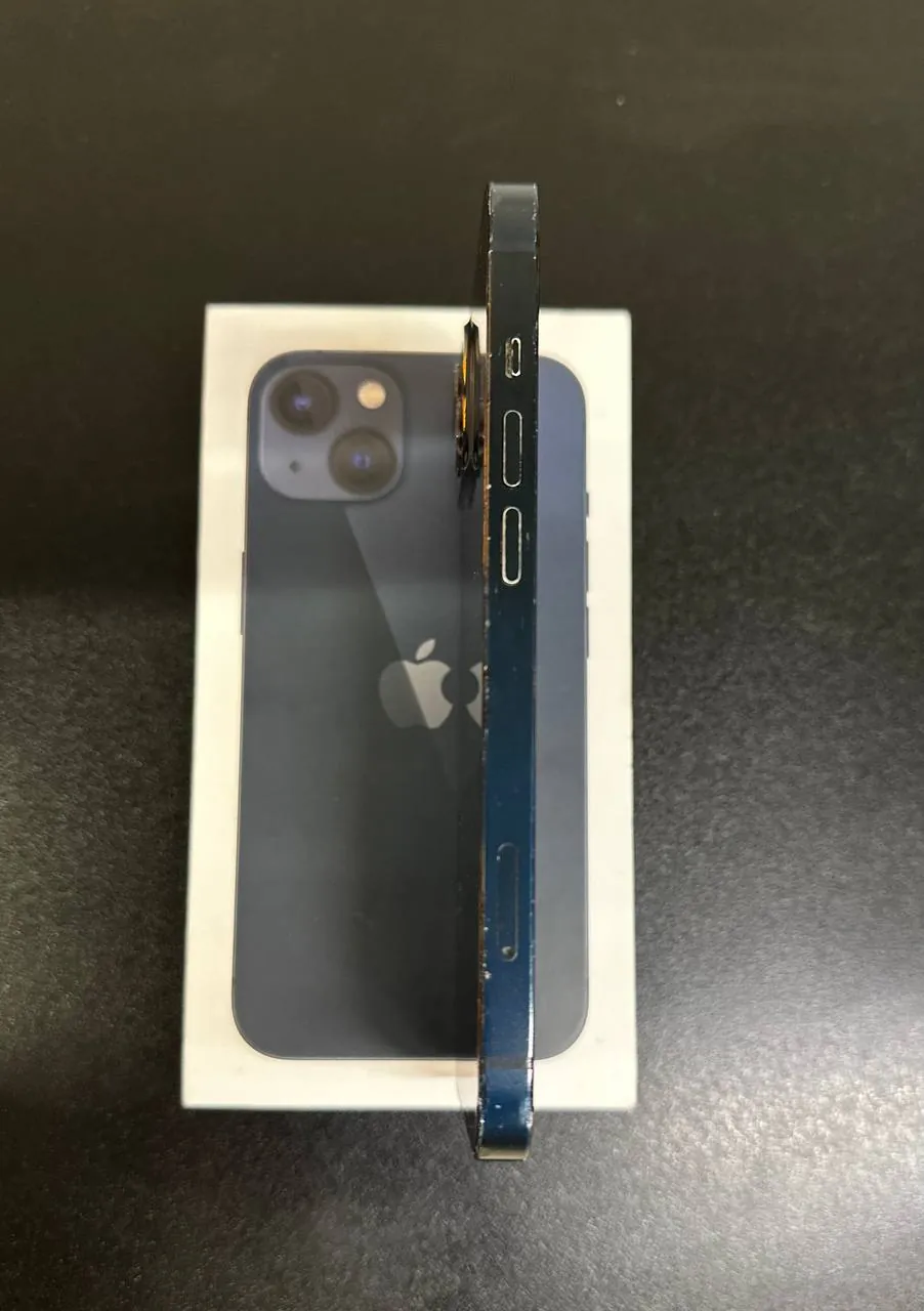 IPhone 13 128 ГБ, батарея 79% 4