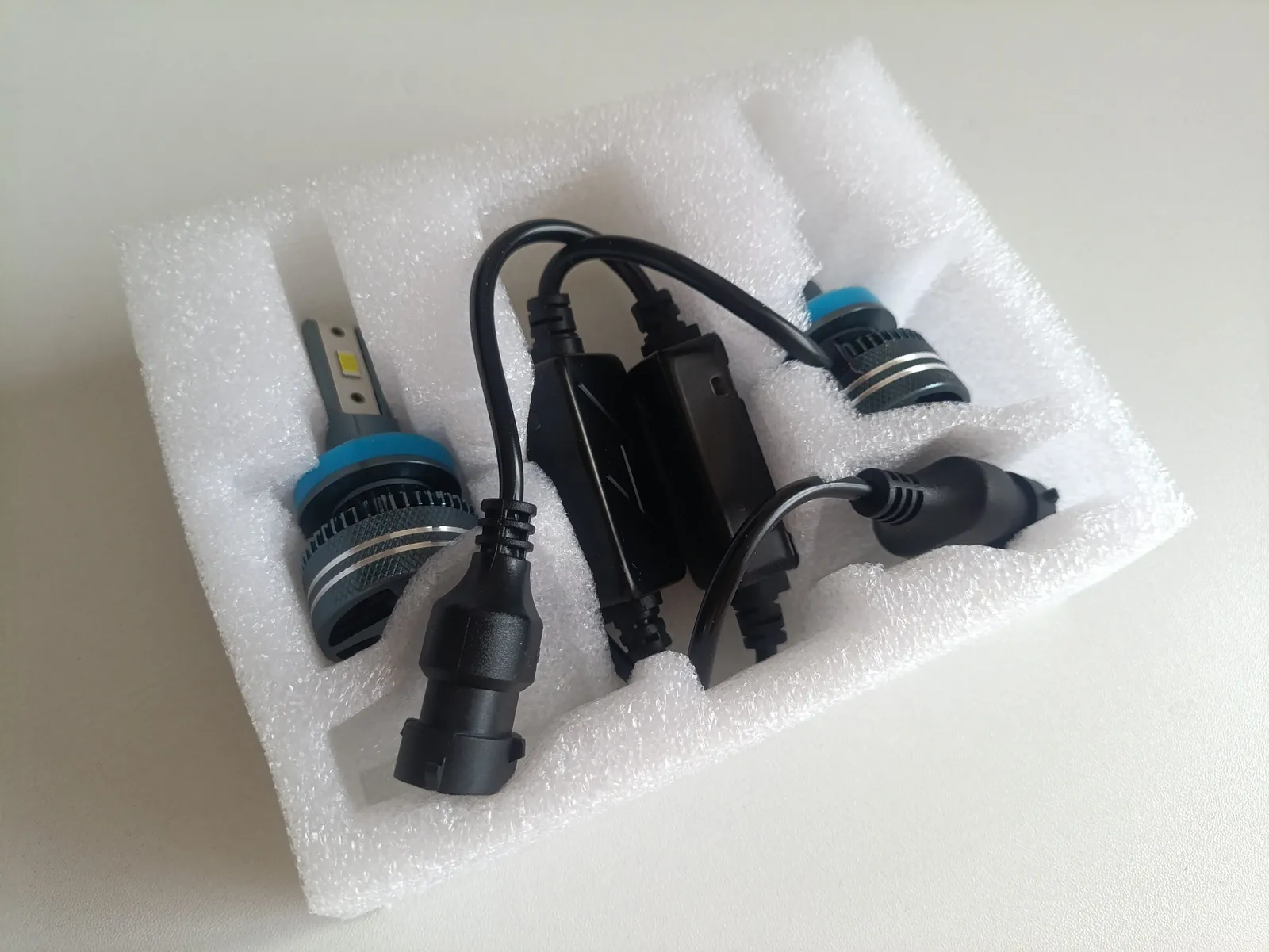 Автолампы Philips Ultinon Rally H8, H9, H11 8
