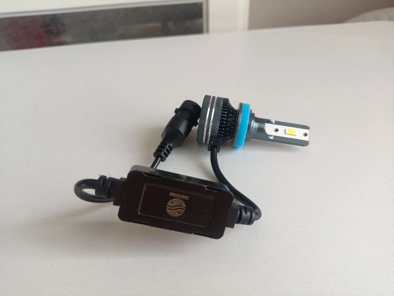 Автолампы Philips Ultinon Rally H8, H9, H11 5