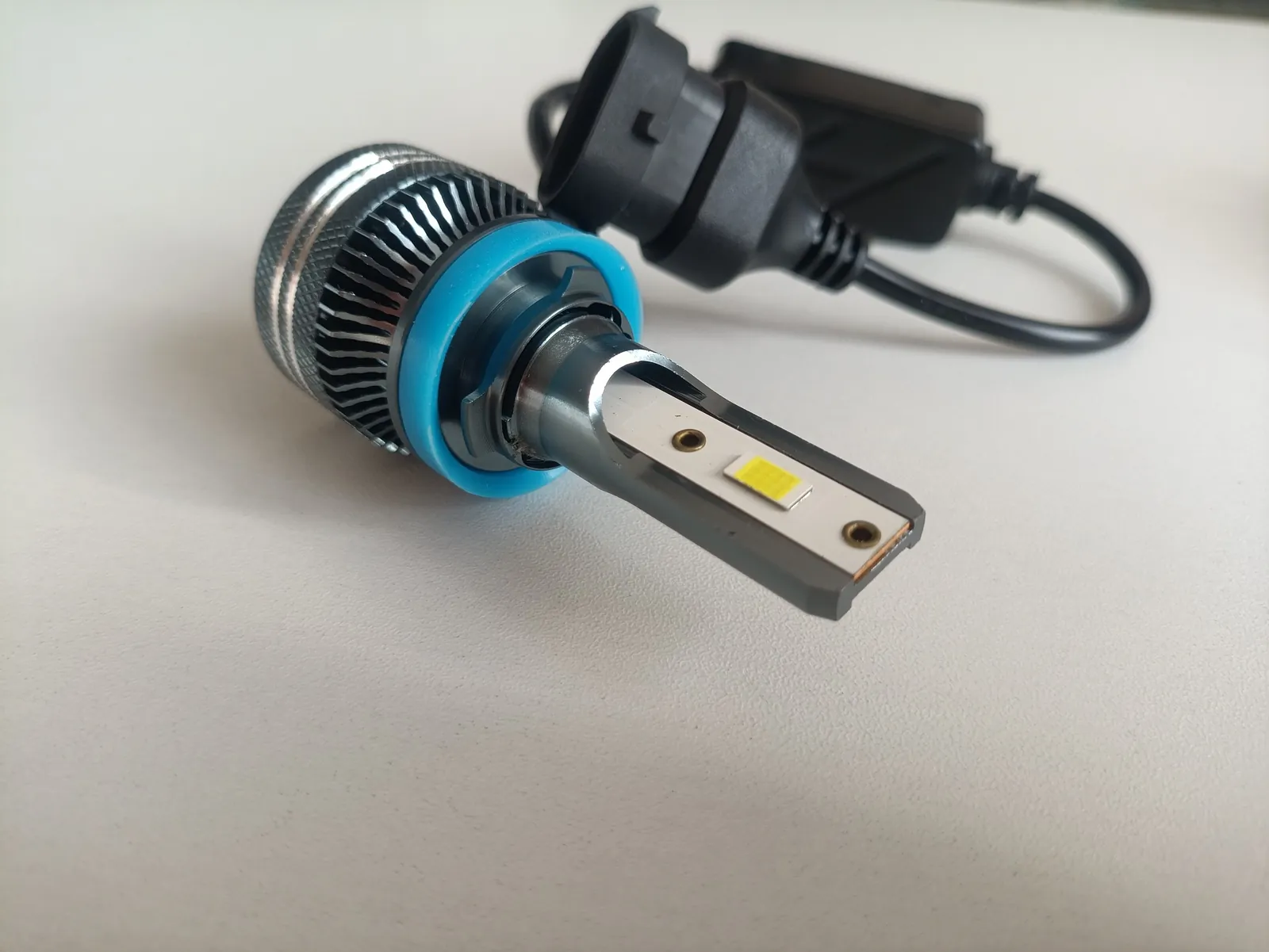 Автолампы Philips Ultinon Rally H8, H9, H11 4