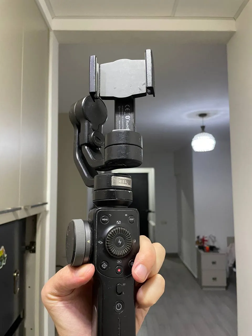 Стабилизатор для смартфона Zhiyun Smooth 4 6