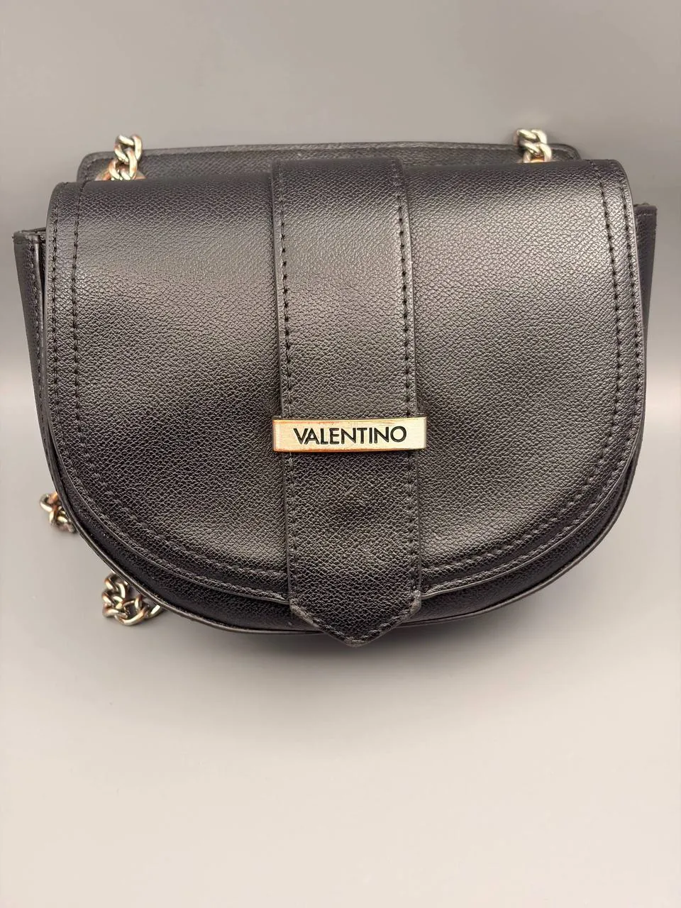 Сумка Valentino из натуральной кожи 1