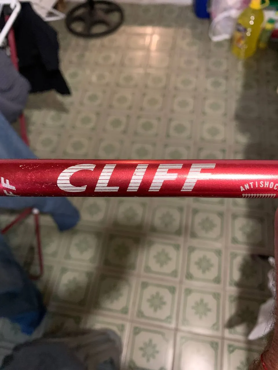 Треккинговая палка Cliff с системой амортизации 3