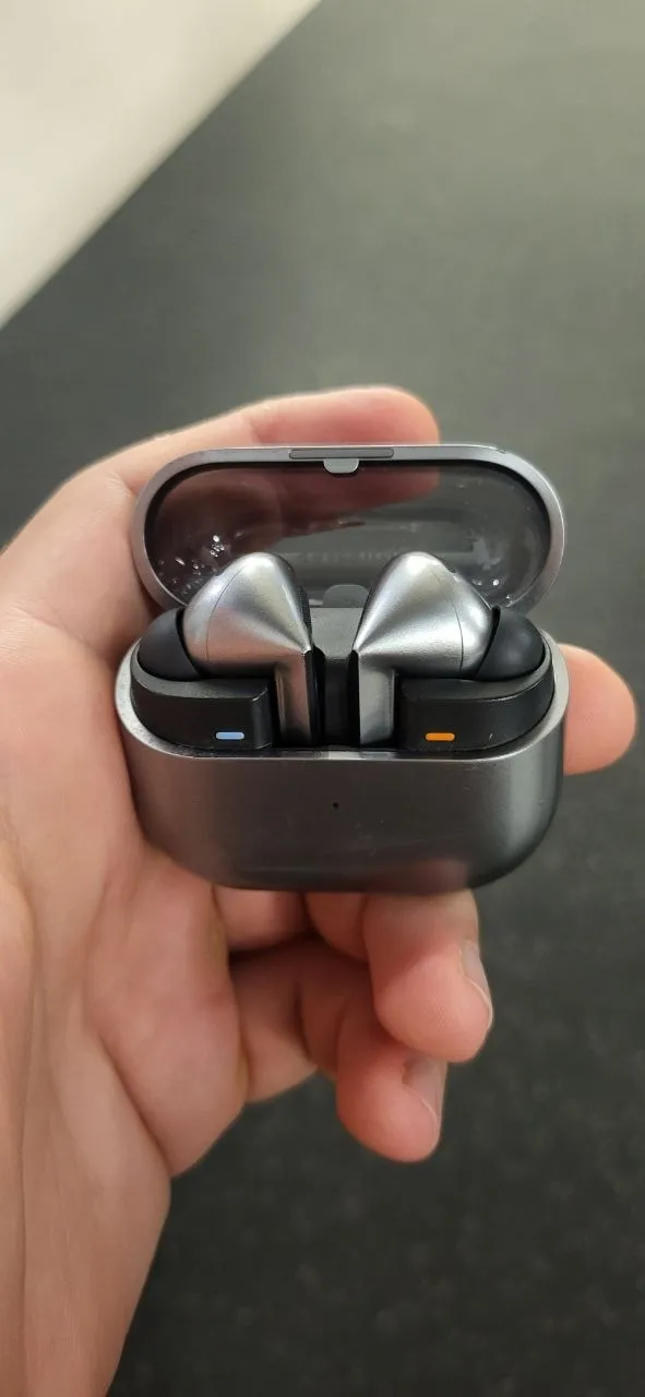 Блинница Cecotec и наушники Galaxy Buds Pro 3 3