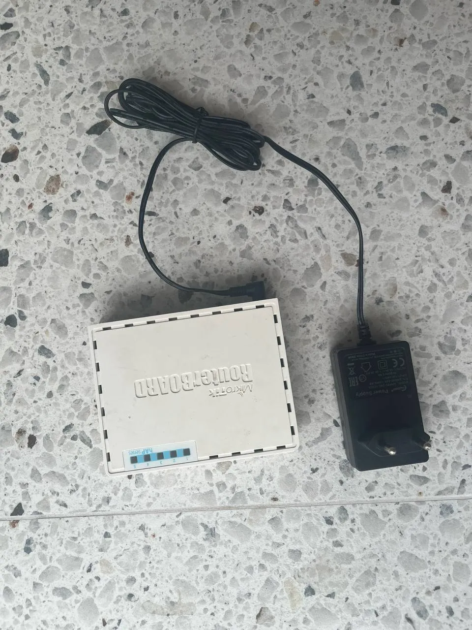 Wi-Fi роутер Mikrotik hAP ac lite 1