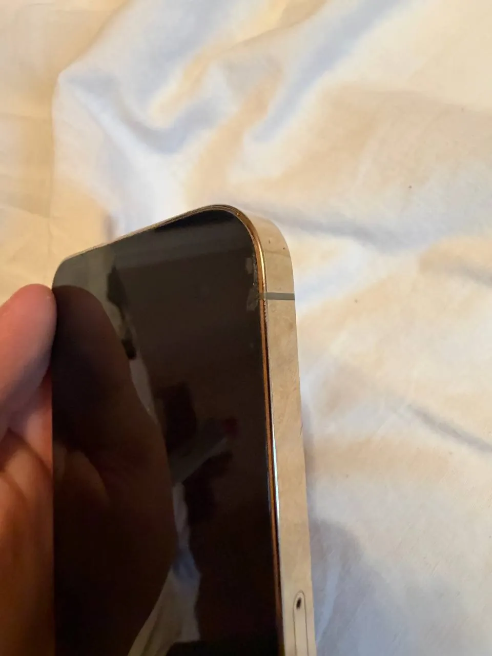 IPhone 13 Pro 128 ГБ золотой 3