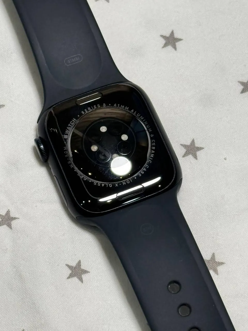 Apple Watch Series 8 и наушники Marshall Major IV 2